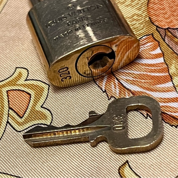 Authentic Louis Vuitton Lock and Key #320 - Picture 7 of 11
